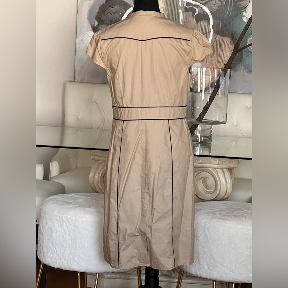 Tan dress w/ navy trimming .. size 10 - Picture 2 of 2